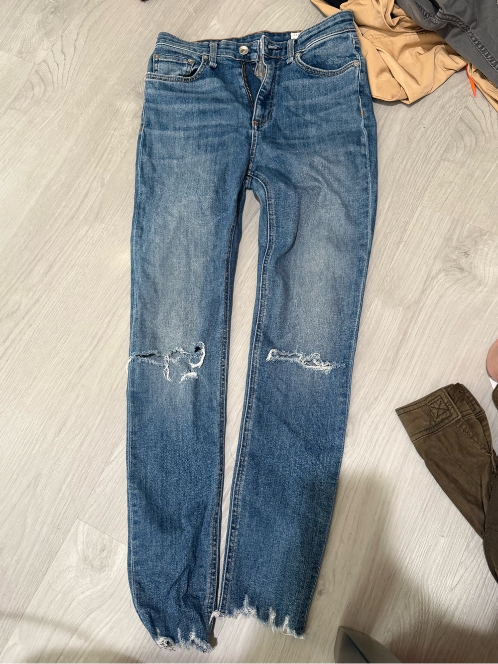 rag & bone Distressed Raw Hem Skinny Jeans Medium Wash Size 25
